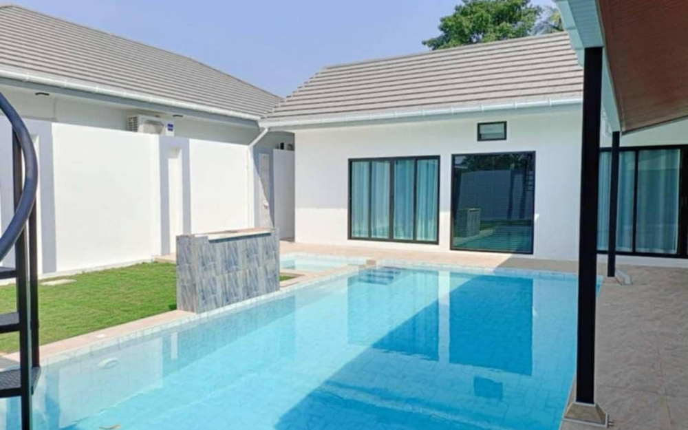 ให้เช่าพูลวิลล่า 4 ห้องนอน 4 ห้องน้ำ พรประภานิมิต พัทยา