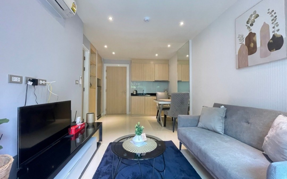 ให้เช่า Grande Caribbean Pattaya แกรนด์ แคริบเบียน พัทยา 1 ห้องนอน วิวสระ