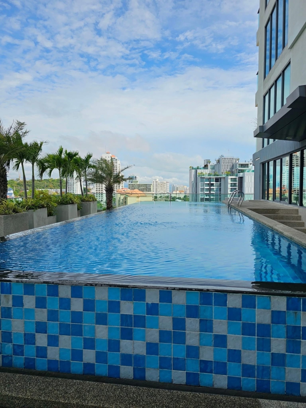 ปล่อยเช่า The Point เดอะ พอยท์ พระตำหนัก