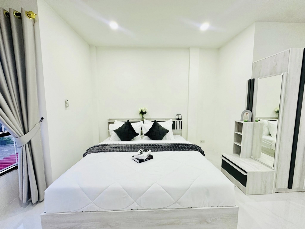 ขาย Town Home 2 ชั้น 3 ห้องนอน 3 ห้องน้ำ เนินพลับหวาน (2)