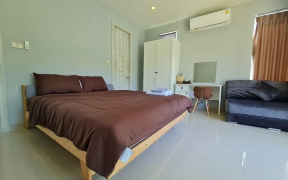 For rent Pool Villa 4 bedrooms 5 bathrooms Bang Saray