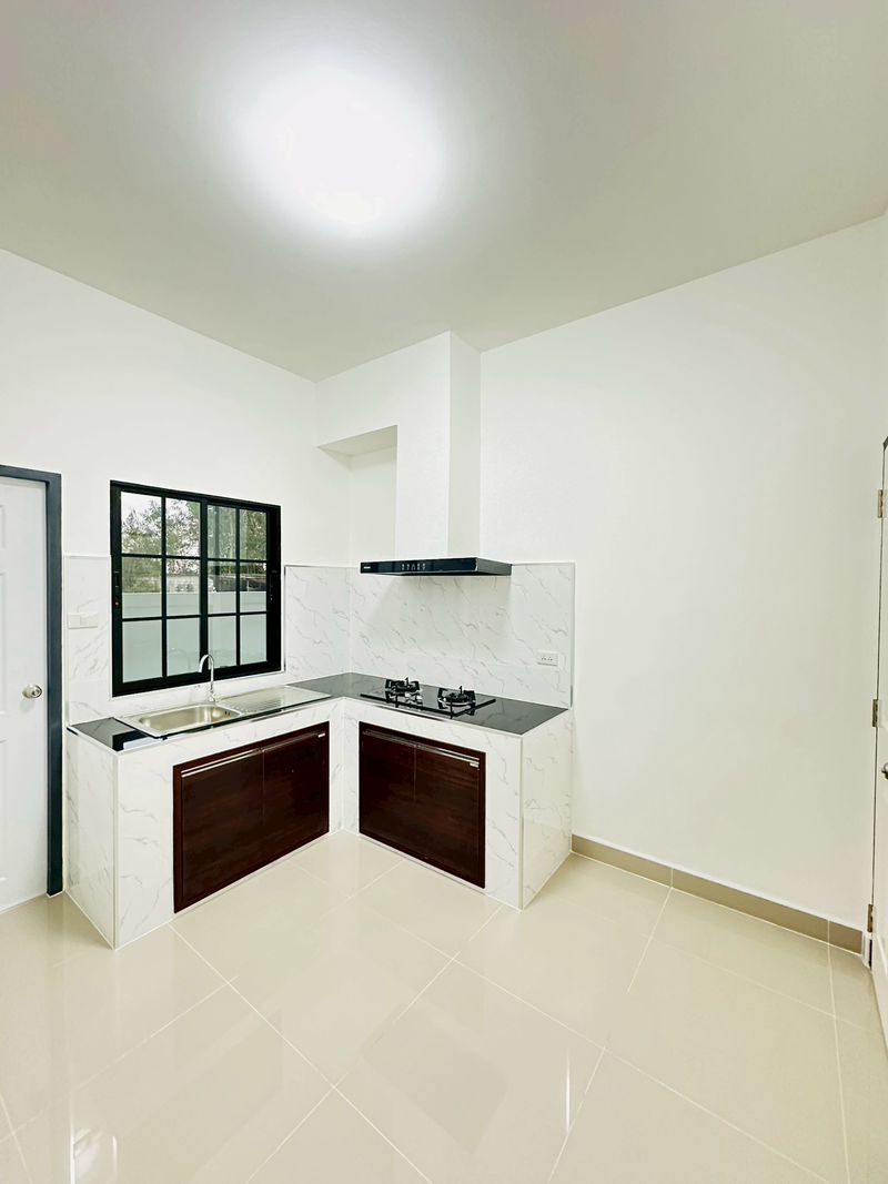 ขาย ทาวน์โฮมชั้นเดียว 2 ห้องนอน 2 ห้องน้ำ พัทยา (2)