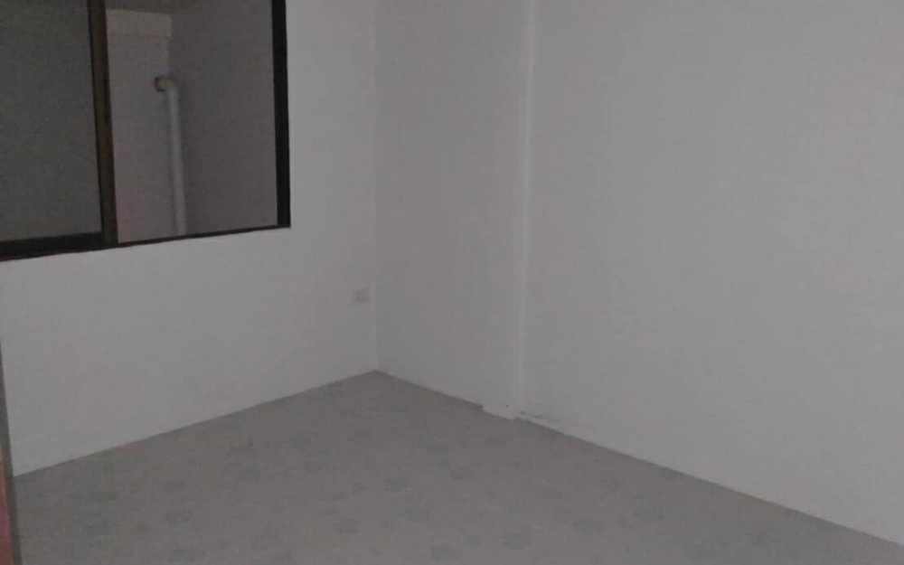 ขาย Town Home 2 ห้องนอน 2 ห้องน้ำ หนองปลาไหล (2)