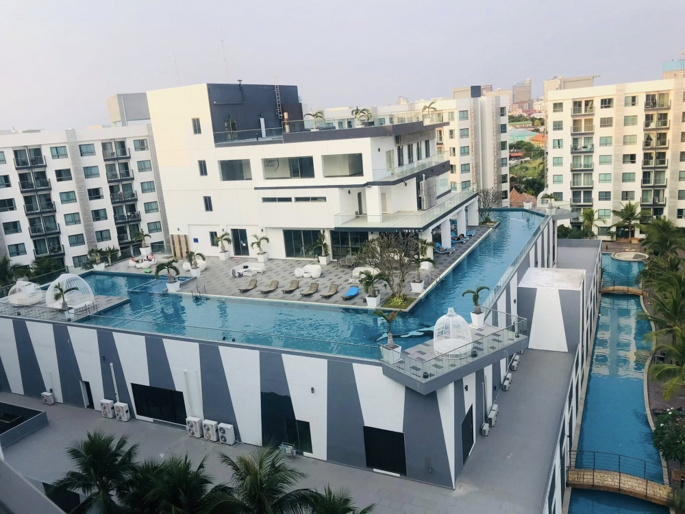 ขาย Arcadia Beach Resort Pattaya อะคาเดีย บีช รีสอร์ท พัทยา 1 ห้องนอน วิวสระ (2)