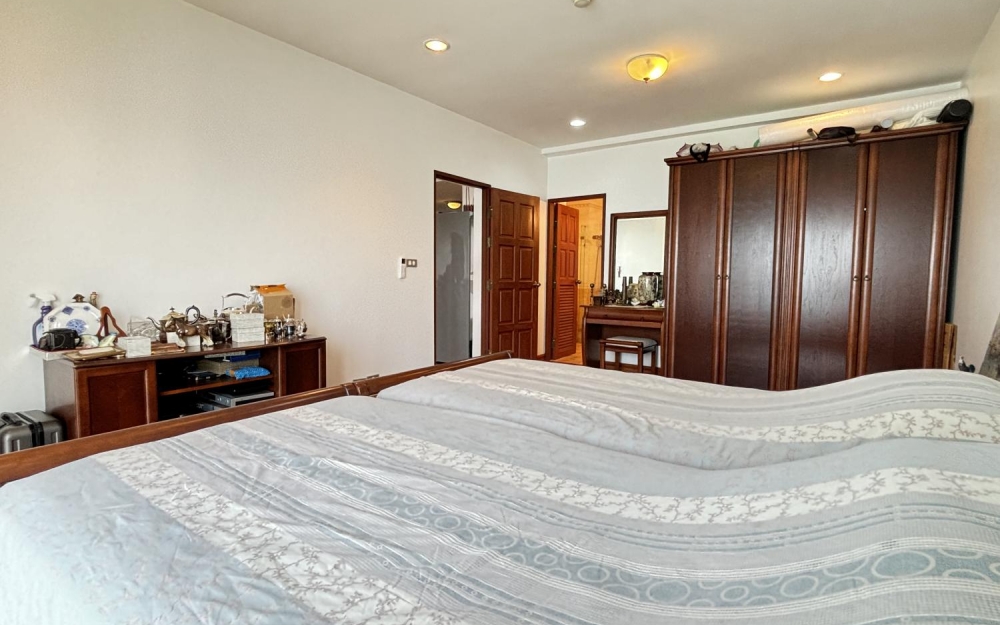 ขาย Krisda Golden Condotel Bang Saray กฤษฎา โกลเด้น คอนโดเทล บางเสร่ 2 ห้องนอน วิวทะเล (2)