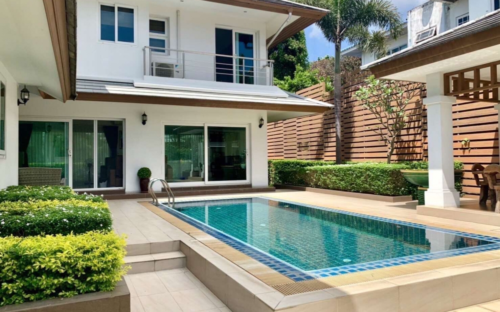 ขายบ้าน Pool Villa 2 ชั้น 3 ห้องนอน 3 ห้องน้ำ พัทยาเหนือ ติดทะเล (2)