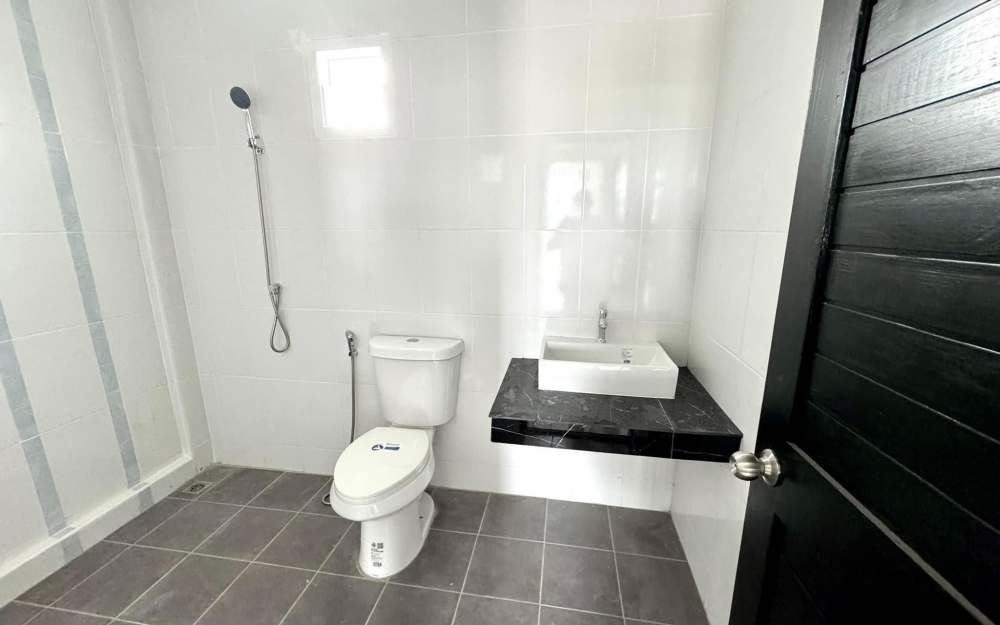 ขายทาวน์โฮม 2 ชั้น 3 ห้องนอน 2 ห้องน้ำ ซ.สยามคันทรีคลับ ใกล้ตลาดไร่วนาสินธ์ ติดเจ้าของ