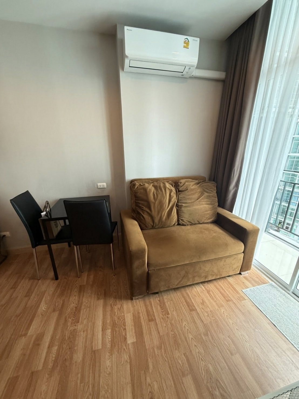 เดอะ ทวิน ทาวเวอร์ จอมเทียน