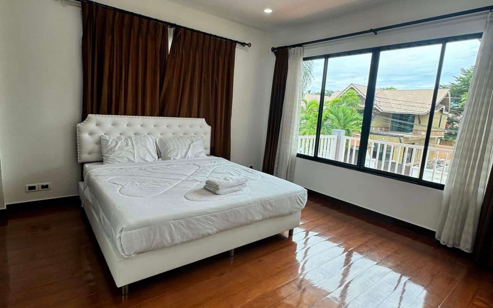 ปล่อยเช่ารายปี บ้าน Pool Villa 2 ชั้น พัทยาเหนือ 4 ห้องนอน 4 ห้องน้ำ