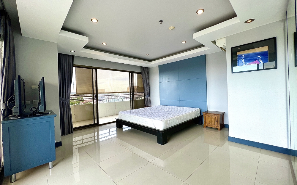 ขาย PKCP Tower Pattaya พีเคซีพี คอนโดมีเนียม พัทยา 3 ห้องนอน วิวสระ (2)