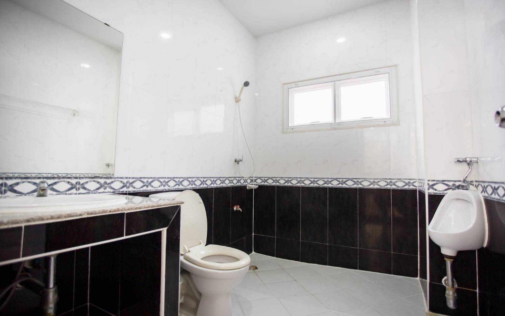 ปล่อยเช่าบ้าน Pool Villa สำหรับทำธุรกิจ 6 ห้องนอน 7 ห้องน้ำ พัทยากลาง