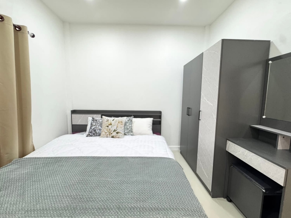 ขาย ทาวน์เฮ้าส์ 2 ห้องนอน 1 ห้องน้ำ เขาน้อย