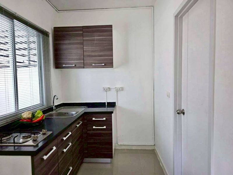 ขาย ทาวน์โฮม 2 ชั้น 3 ห้องนอน 2 ห้องน้ำ เขาน้อย