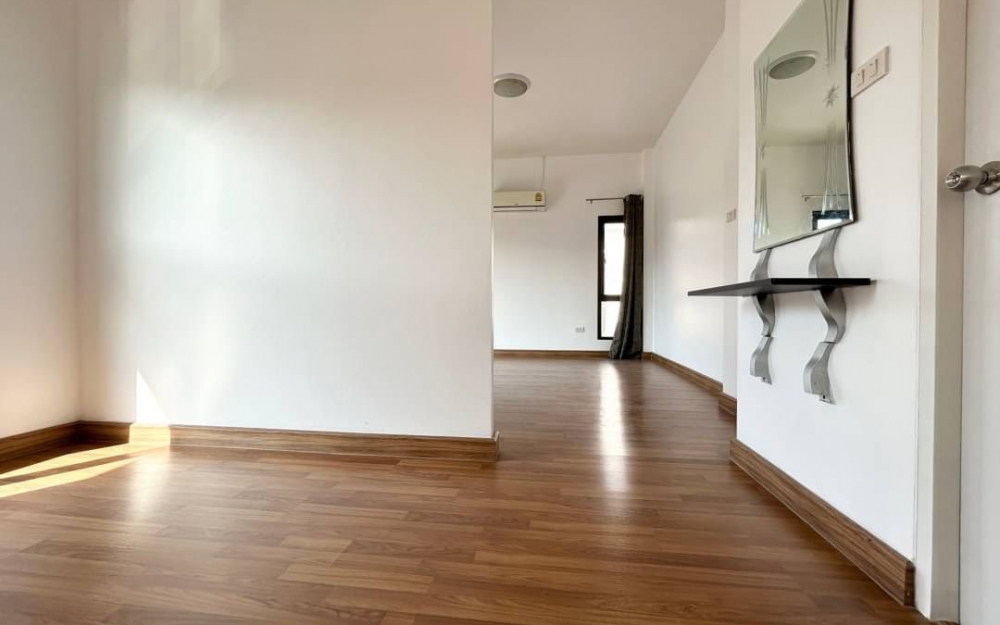 ขายบ้านแฝด 2 ชั้น 3 ห้องนอน 3 ห้องน้ำ บึงวรกิจ (1)