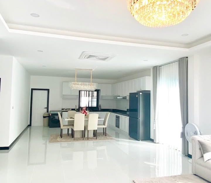 ให้เช่า Pool Villa 2 ชั้น 4 ห้องนอน 5 ห้องน้ำ ซอยสยาม