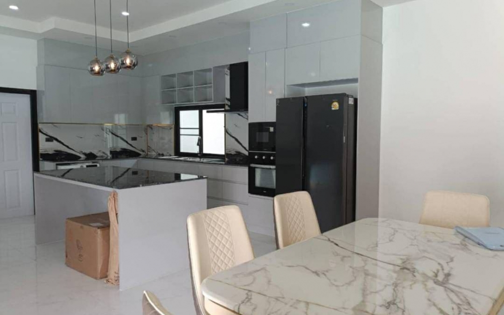 ให้เช่าพูลวิลล่า 4 ห้องนอน 4 ห้องน้ำ พรประภานิมิต พัทยา