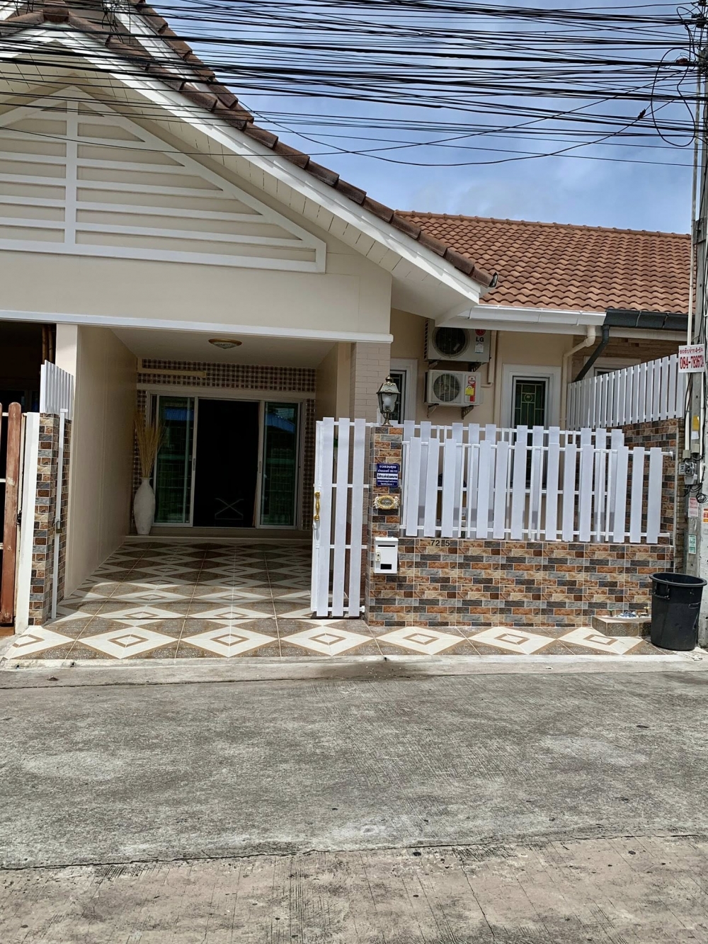 ขาย ทาวน์เฮ้าส์ 2 ห้องนอน 2 ห้องน้ำ เขาน้อย (2)