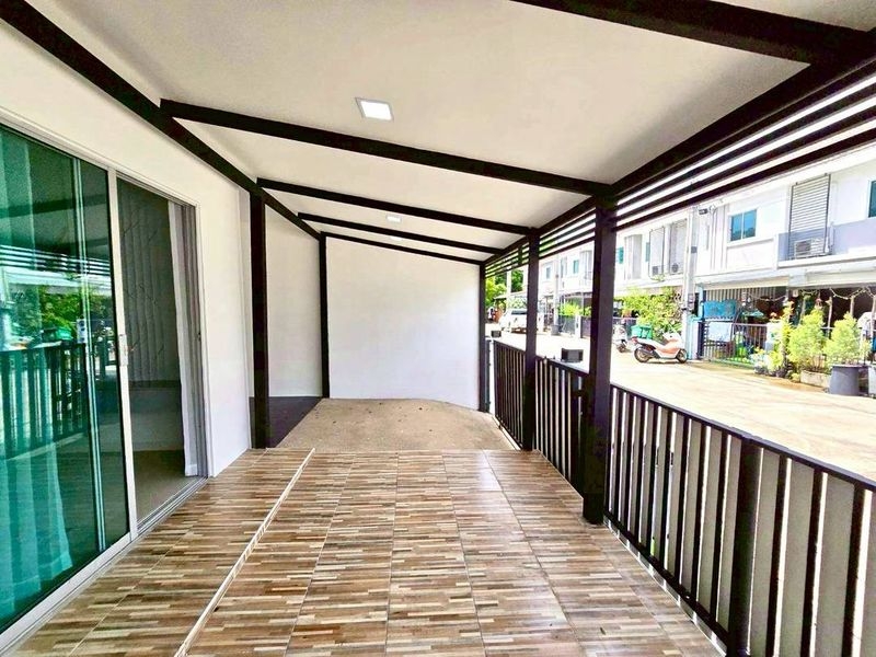 ขาย ทาวน์โฮม 2 ชั้น 3 ห้องนอน 2 ห้องน้ำ เขาน้อย