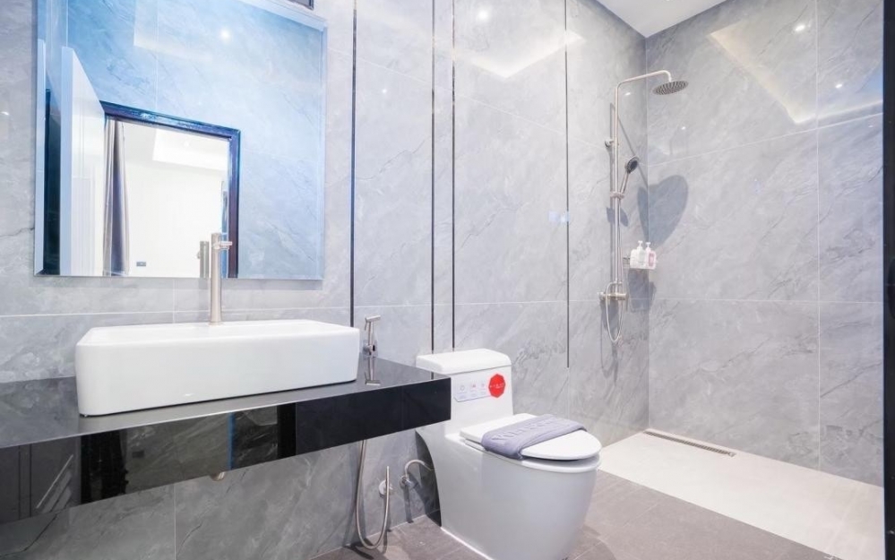 ให้เช่า Pool Villa 2 ชั้น 4 ห้องนอน 4 ห้องน้ำ ห้วยใหญ่