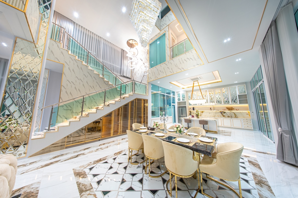 ขาย Pool Villa 2 ชั้น 7 ห้องนอน 8 ห้องน้ำ จอมเทียน