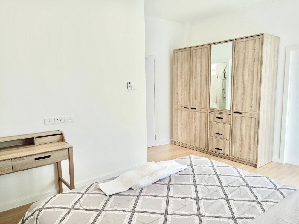 ให้เช่า บ้านเดี่ยว 2 ชั้น 3 ห้องนอน 1 ห้องน้ำ ห้วยใหญ่