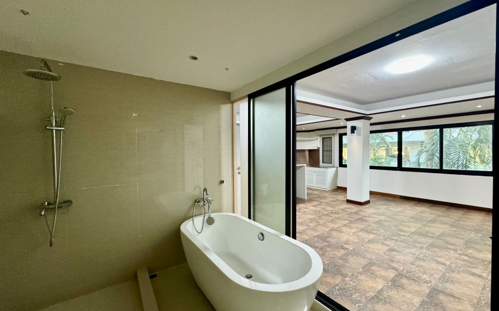 ขาย บ้าน 4 ชั้น 8 ห้องนอน 7 ห้องน้ำ จอมเทียน (2)