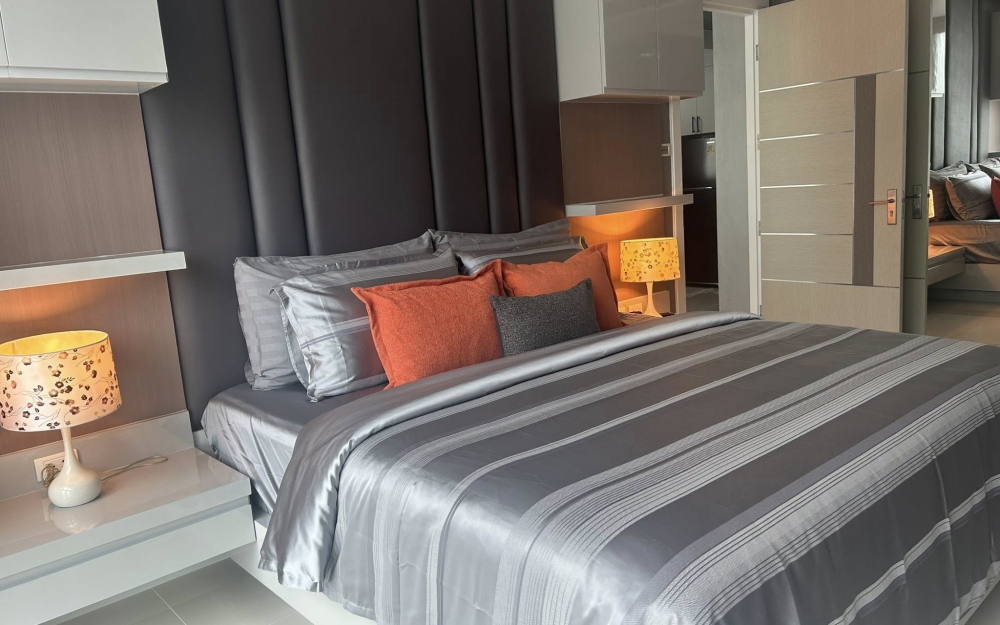 ให้เช่า Apus Condominium เอปัส คอนโดมิเนียม 1 ห้องนอน วิวสระ