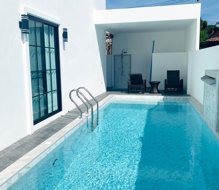ให้เช่า Pool Villa 2 ชั้น 4 ห้องนอน 5 ห้องน้ำ ซอยสยาม