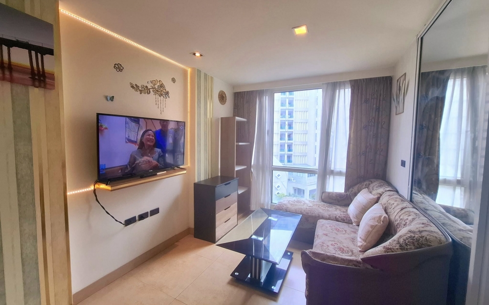 ให้เช่า The Cliff Pratumnak เดอะ คลิฟ พระตำหนัก 1 ห้องนอน วิวสระ