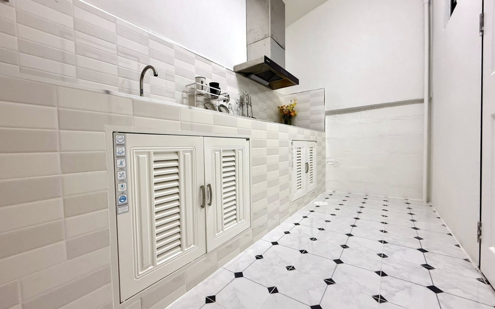 ขายทาวน์เฮ้าส์ 2 ชั้น 2 ห้องนอน 2 ห้องน้ำ ถนนสุขุมวิท (2)