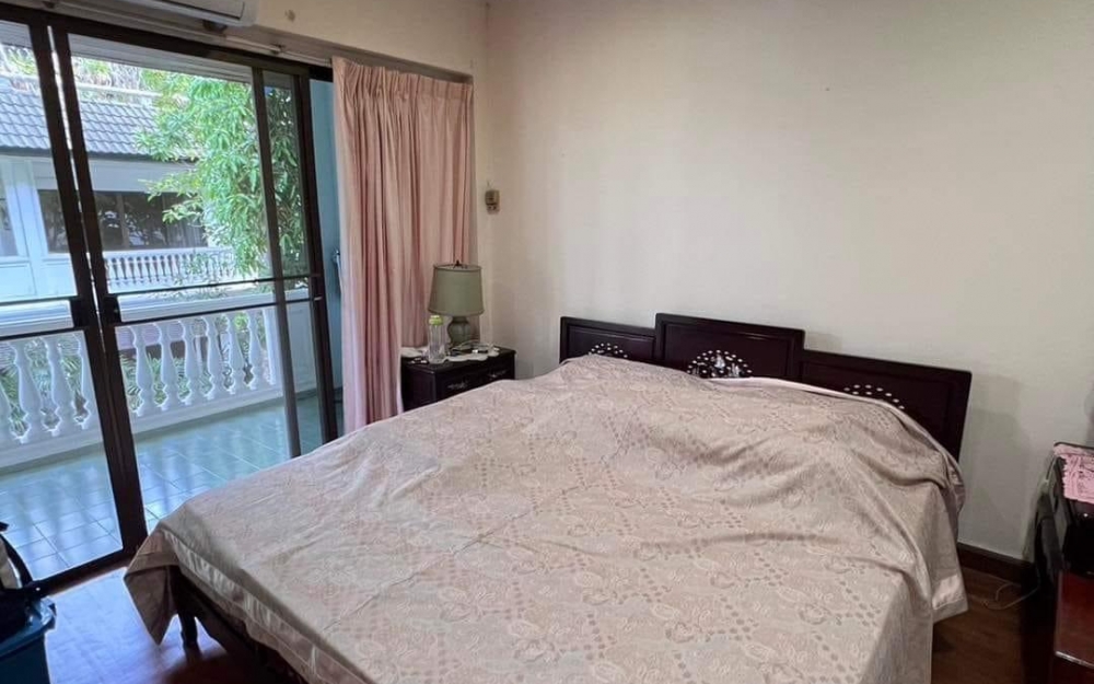 ขายบ้านทาวน์โฮม 3 ชั้นฝั่งทะเล 3 ห้องนอน 3 ห้องน้ำ บ้านอำเภอ นาจอมเทียน