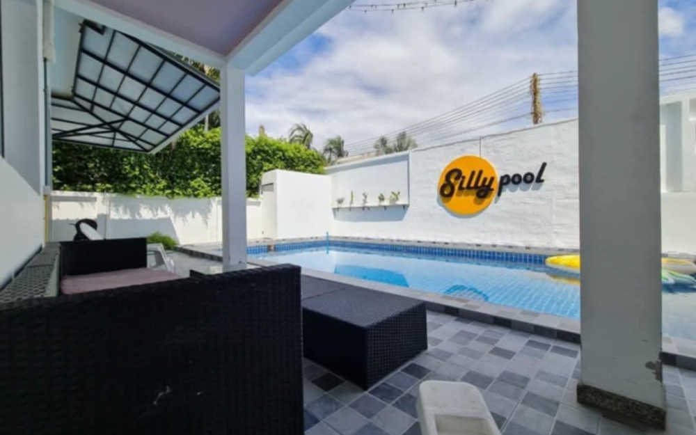 For rent Pool Villa 4 bedrooms 5 bathrooms Bang Saray