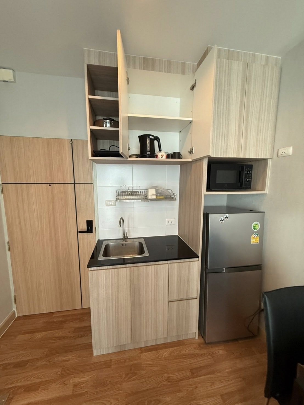 เดอะ ทวิน ทาวเวอร์ จอมเทียน