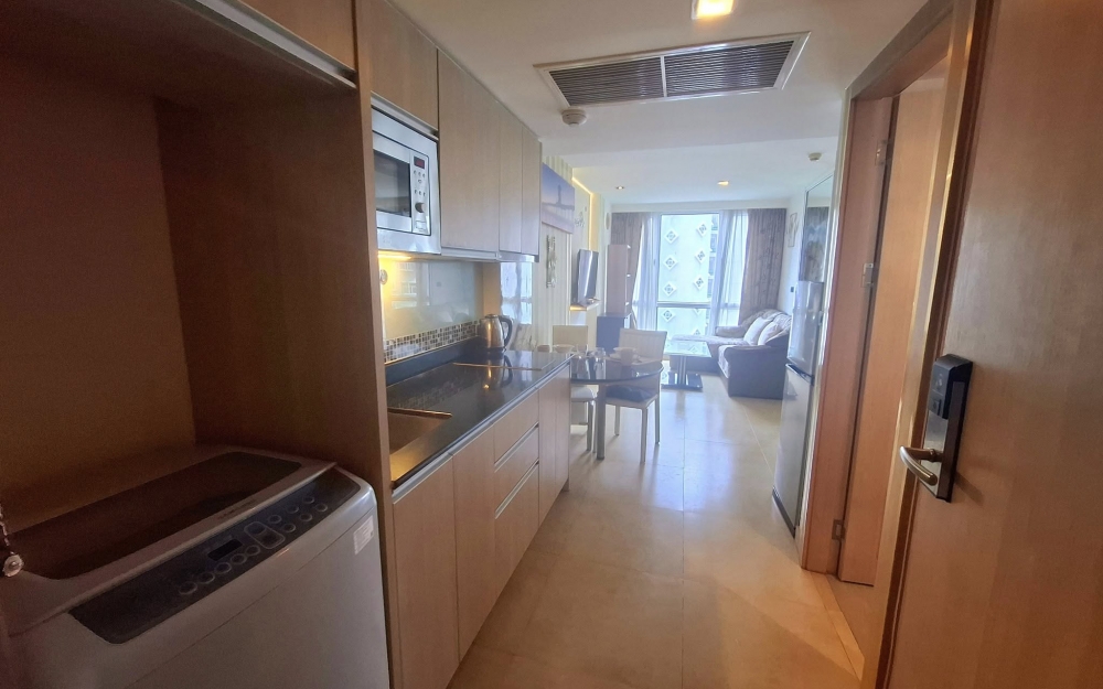 ให้เช่า The Cliff Pratumnak เดอะ คลิฟ พระตำหนัก 1 ห้องนอน วิวสระ