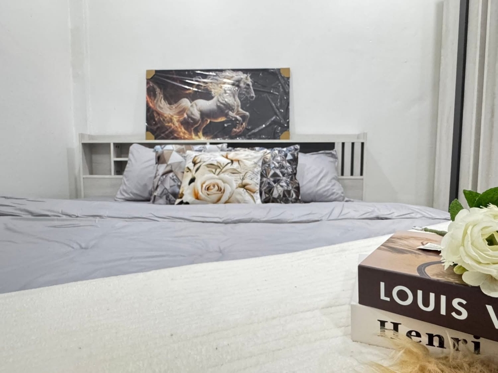 ขาย ทาวน์เฮ้าส์ 2 ห้องนอน 1 ห้องน้ำ เขาน้อย