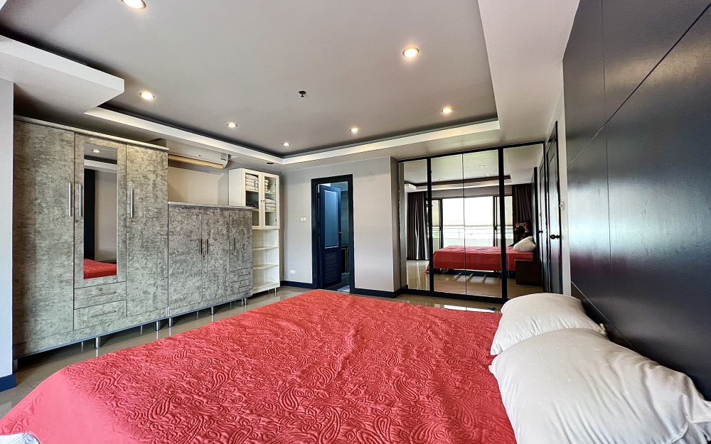 ขาย PKCP Tower Pattaya พีเคซีพี คอนโดมีเนียม พัทยา 3 ห้องนอน วิวสระ (2)