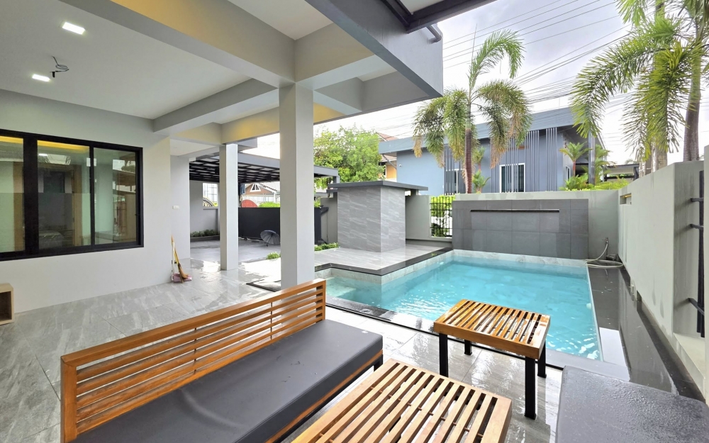 ขาย Pool Villa 2 ชั้น 4 ห้องนอน 5 ห้องน้ำ พัทยากลาง (1)