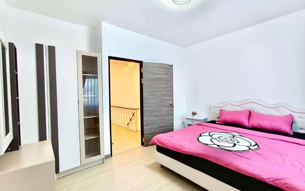 ขายทาวน์โฮม 2 ชั้น 2 ห้องนอน ซอยสยามคันทรีคลับ (2)