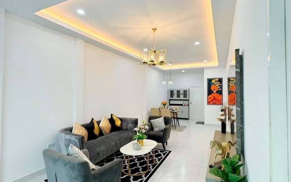 บ้านแฝดสไตล์โมเดิร์น 3 ห้องนอน 2 ห้องน้ำ ห้วยใหญ่