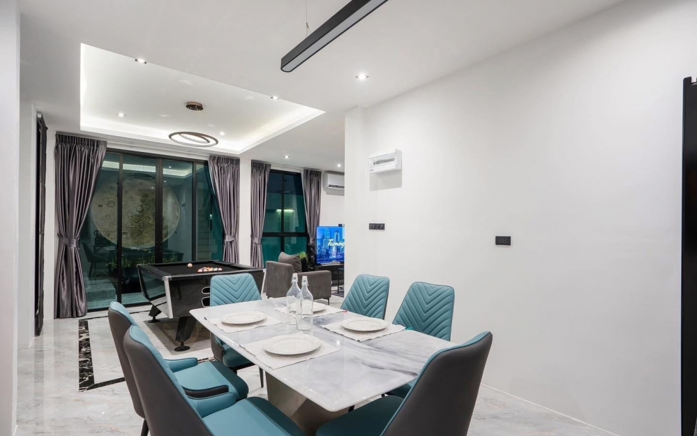 ให้เช่า Pool Villa 2 ชั้น 4 ห้องนอน 4 ห้องน้ำ ห้วยใหญ่