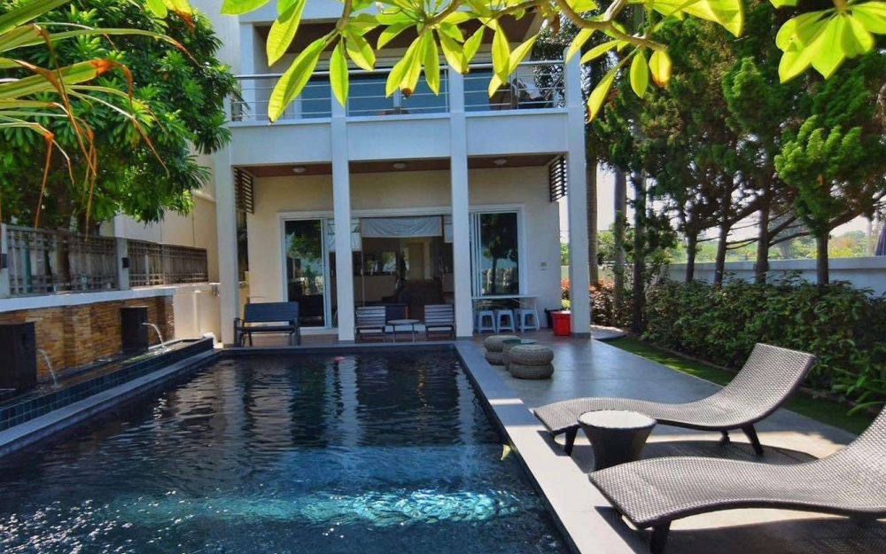 ปล่อยเช่าบ้าน Pool Villa ติดทะเล พัทยาเหนือ 4 ห้องนอน 5 ห้องน้ำ