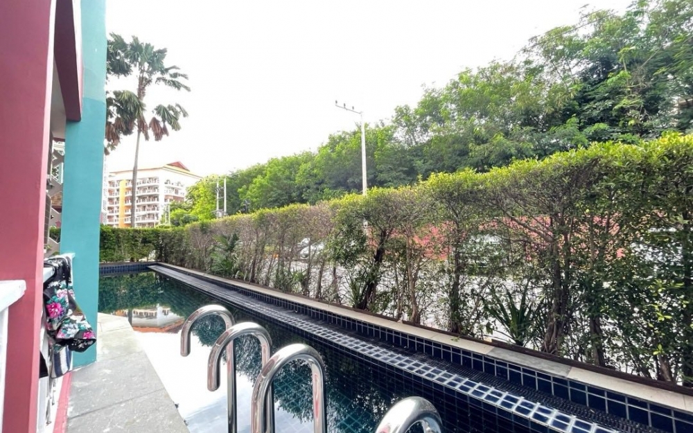 ให้เช่า Grande Caribbean Pattaya แกรนด์ แคริบเบียน พัทยา 1 ห้องนอน วิวสระ