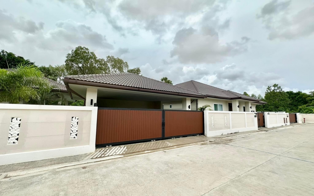 ขายบ้านเดี่ยวสไตล์โมเดิร์น 2 หลังในรั้วเดียวกัน 6 ห้องนอน 7 ห้องน้ำ ห้วยใหญ่ ติดเจ้าของ (3)