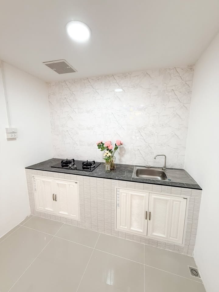 ขาย Town House 2 ห้องนอน 1 ห้องน้ำ เขาน้อย (2)