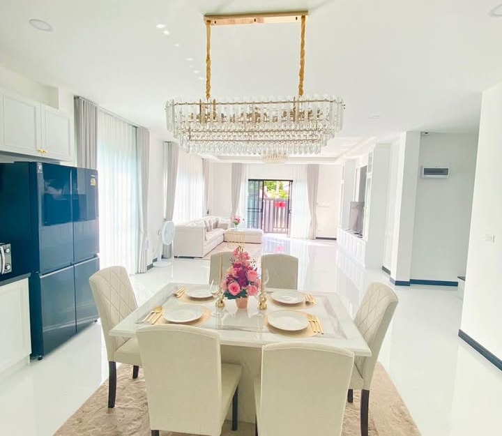 ให้เช่า Pool Villa 2 ชั้น 4 ห้องนอน 5 ห้องน้ำ ซอยสยาม