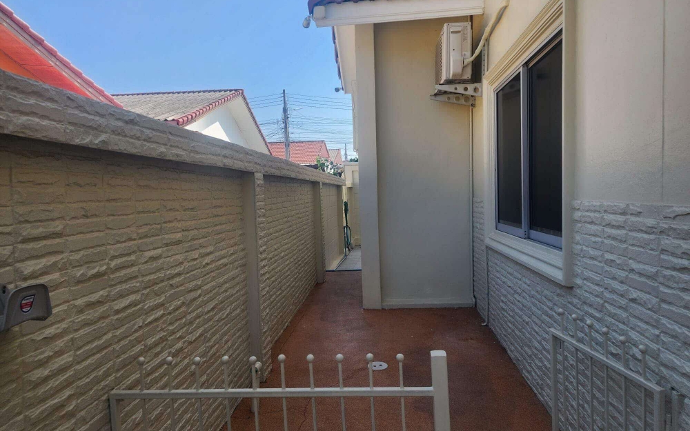 ขายทาวน์เฮาส์ชั้นเดียว 2 ห้องนอน 1 ห้องน้ำ เอกมงคล พัทยา (2)