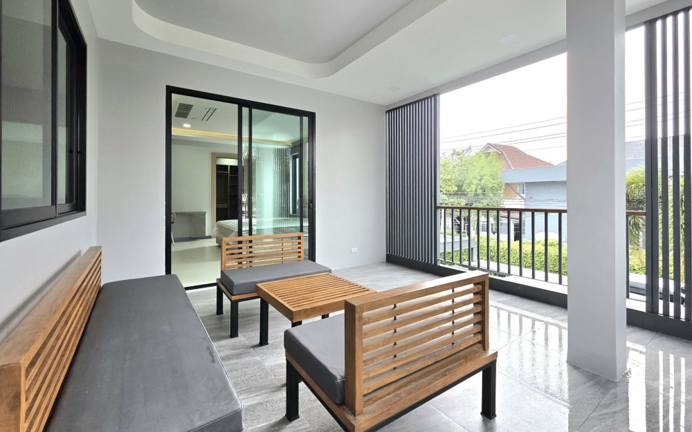 ขาย Pool Villa 2 ชั้น 4 ห้องนอน 5 ห้องน้ำ พัทยากลาง (1)