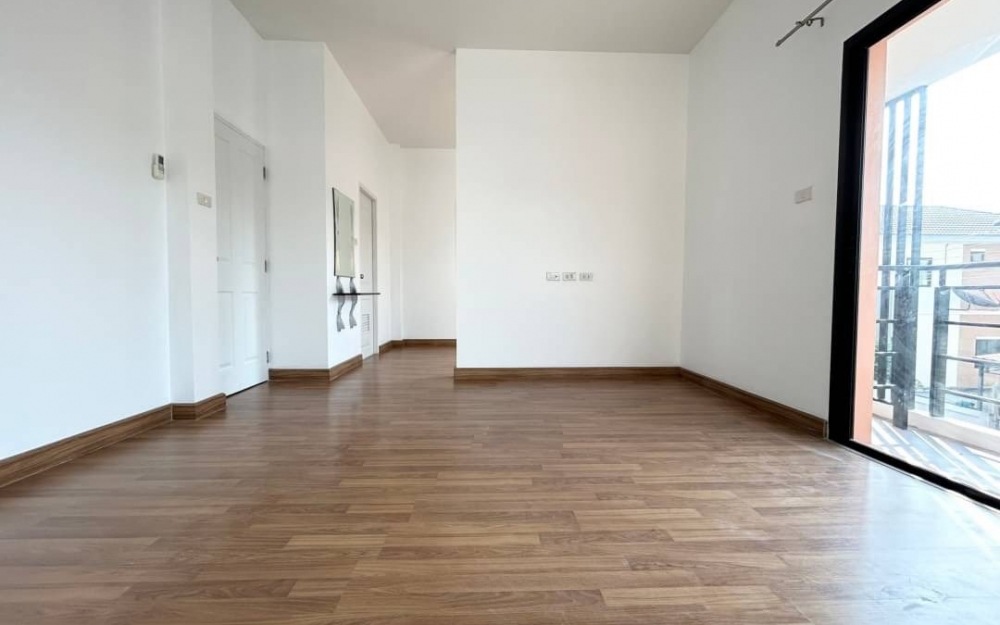 ขายบ้านแฝด 2 ชั้น 3 ห้องนอน 3 ห้องน้ำ บึงวรกิจ (1)