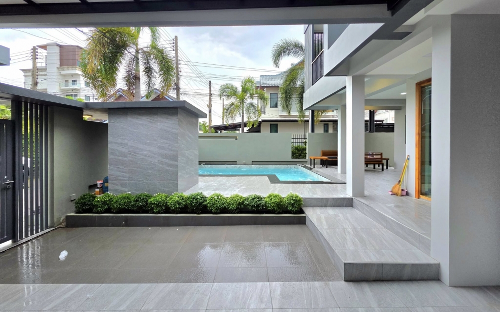 ขาย Pool Villa 2 ชั้น 4 ห้องนอน 5 ห้องน้ำ พัทยากลาง (1)