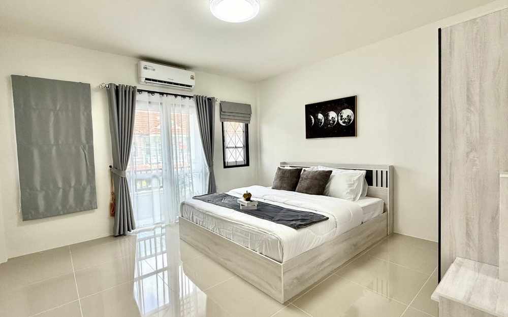 ขายทาวน์เฮ้าส์ 2 ชั้น 2 ห้องนอน 2 ห้องน้ำ ถนนสุขุมวิท (2)